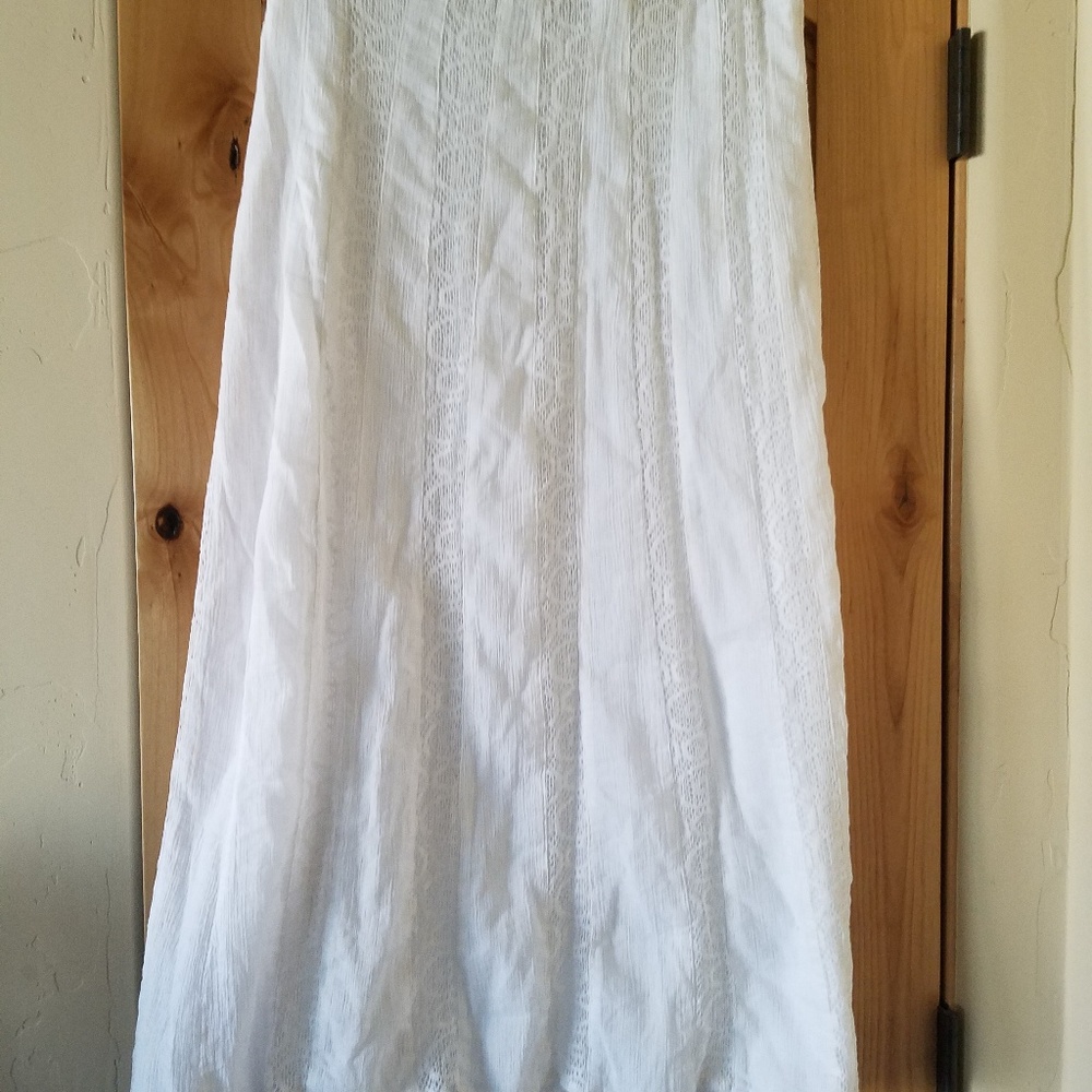 White lace long skirt
